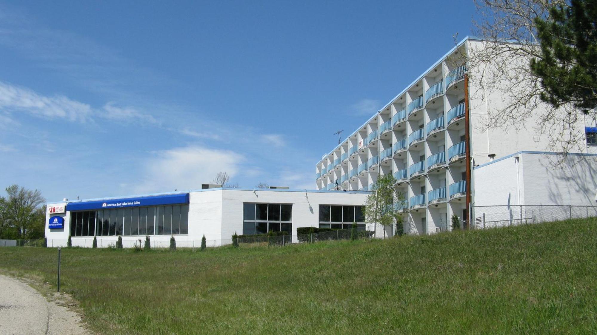 Howard Johnson By Wyndham Saint Joseph Бентън Харбър Екстериор снимка